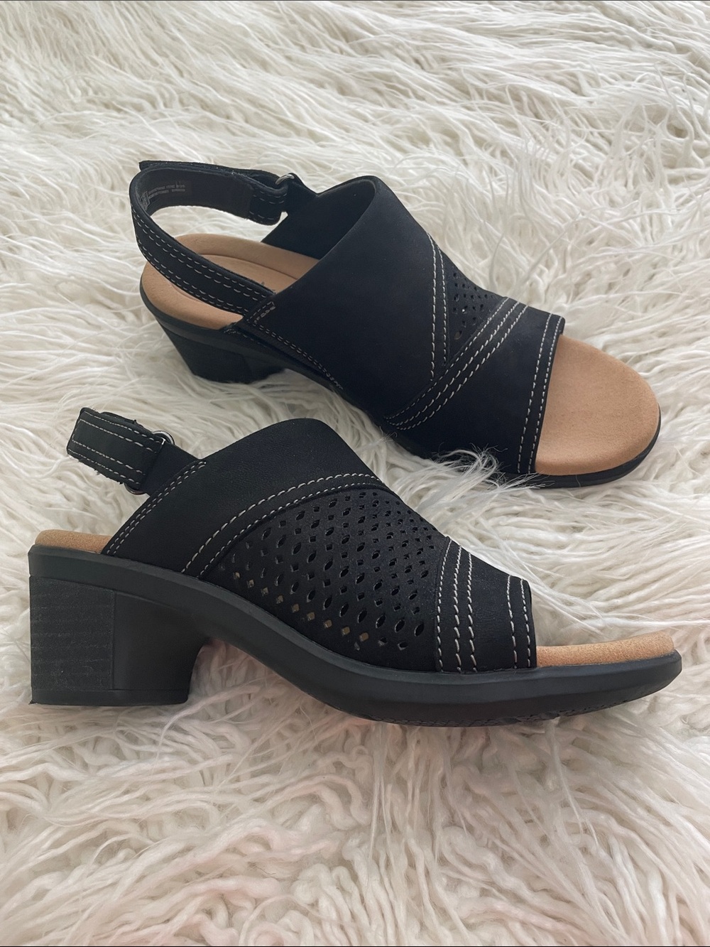 Clarks Collection Black Open-Toe Slingback Wedge Sandals - Like New! Sz 6.5 - Picture 8 of 12